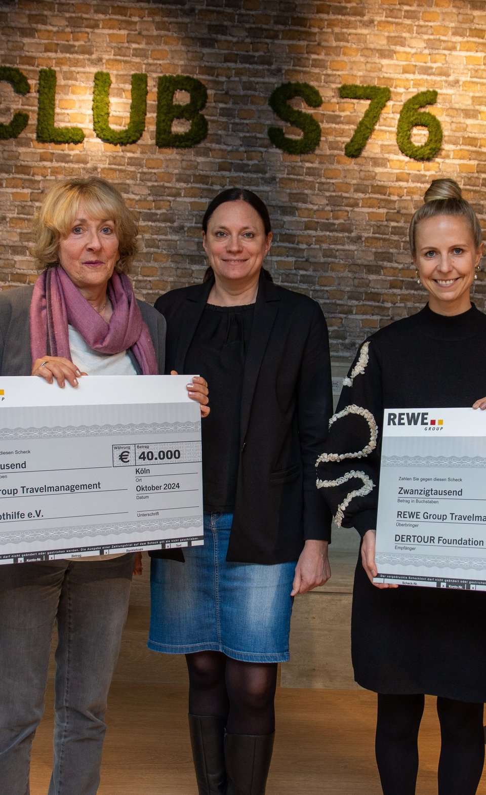 Frank Bartels, Susanne Kehr, Daniela Büchel, Laura Steden und Christian Dörr (v.l.) bei der Spendenübergabe (Foto: Achim Bachhausen)